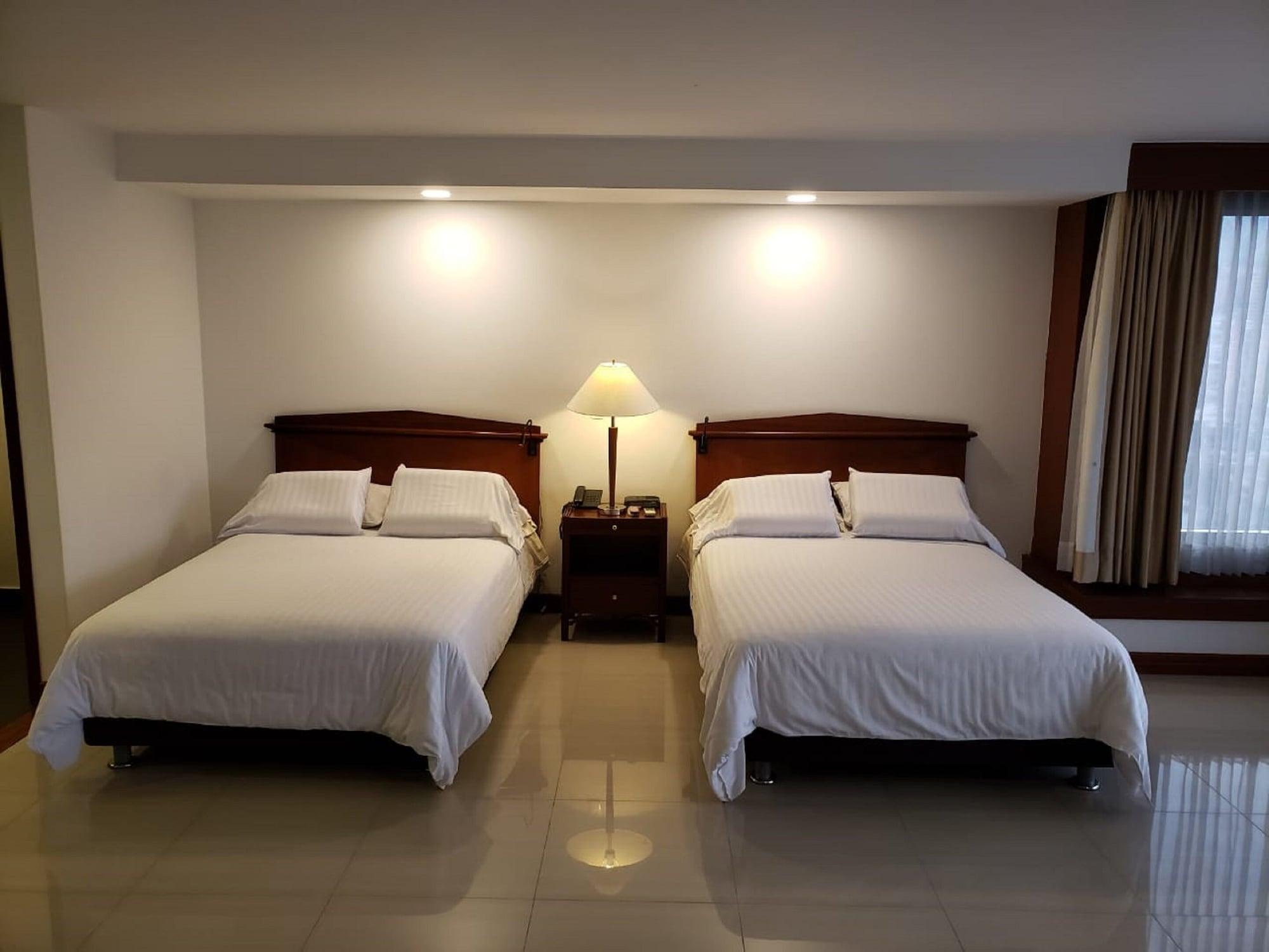 Torre De Cali Plaza Hotel Exterior photo