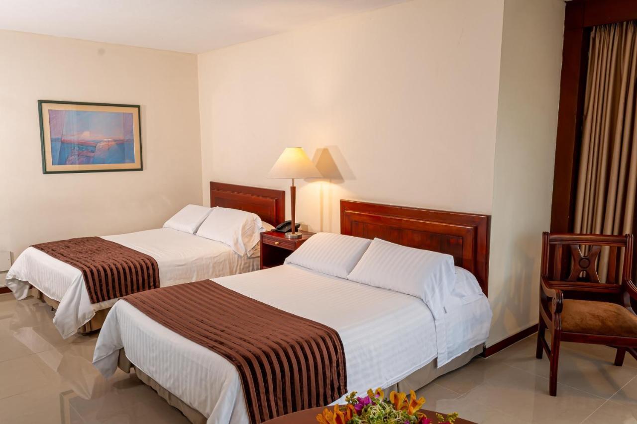 Torre De Cali Plaza Hotel Exterior photo
